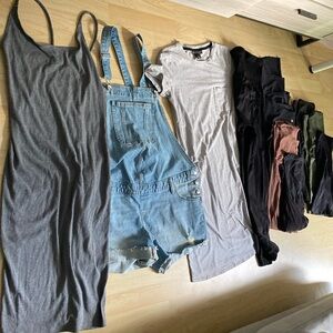 Pregnancy Package - Size M - 5 Yoga Pants, 3 Shorts, 2 Dresses and Overalls